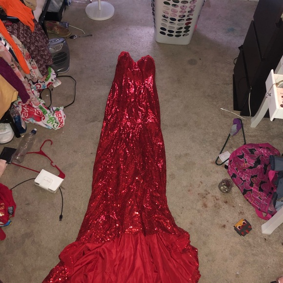 RED SEQUIN PROM DRESS - Picture 4 of 5
